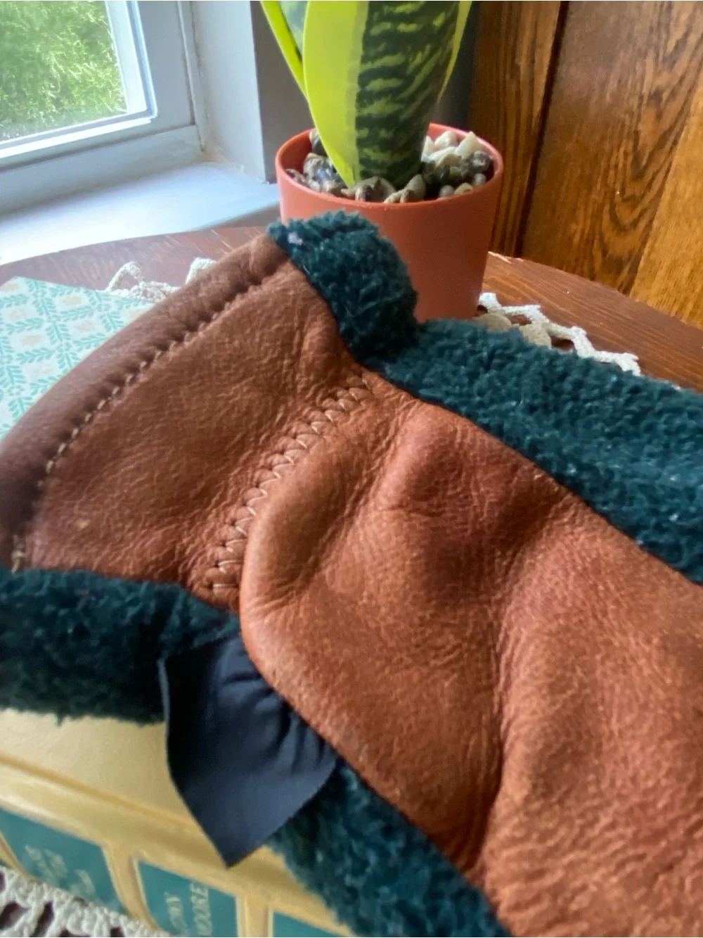 Manzella Leather Dark Green Fleece Gloves with Brown Leather Accents Size Small